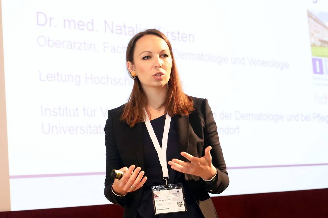 natalia durant une presentation scientifique en allemagne
